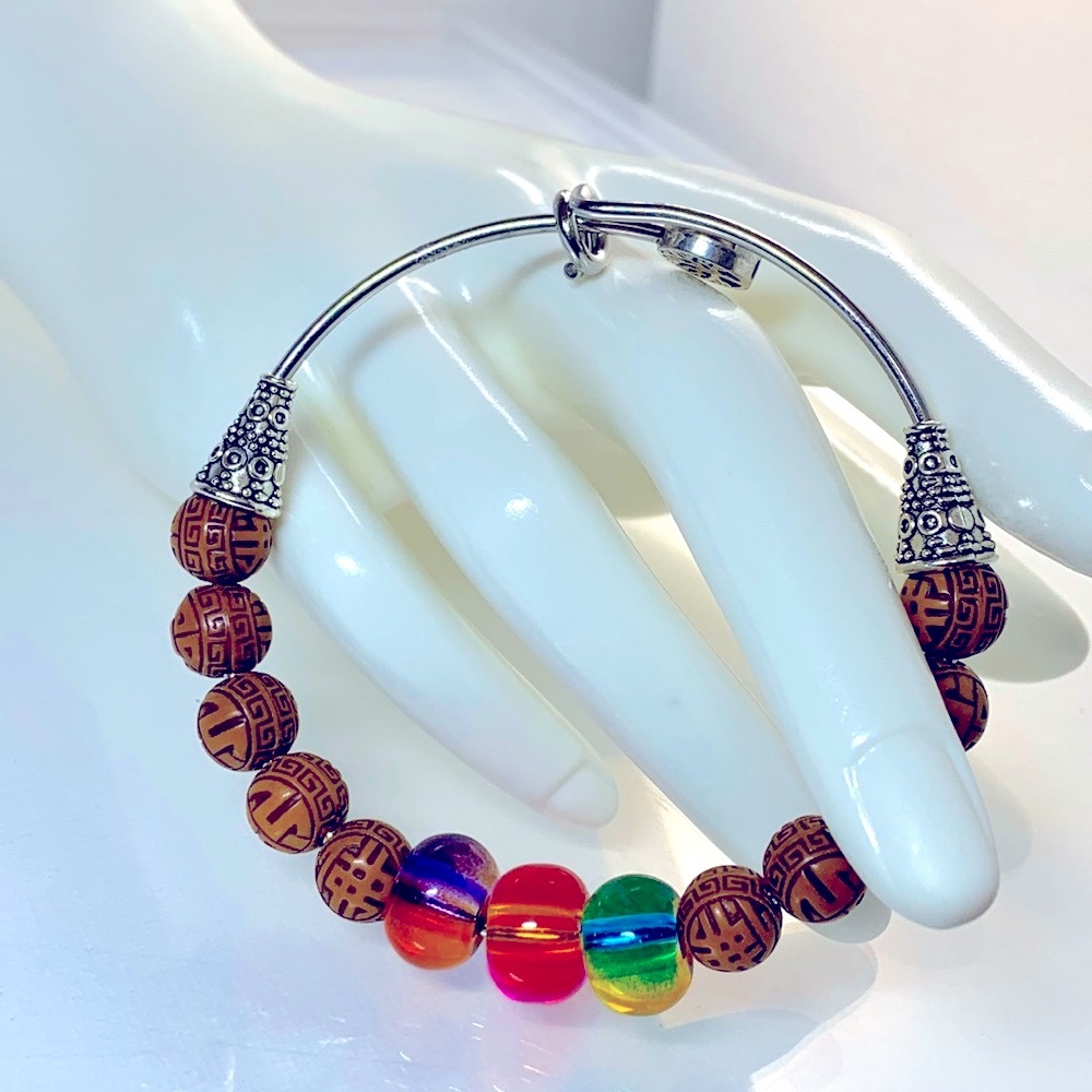 AURA CRYSTALS BANGLE 6cm diameter